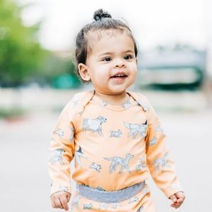 Monica + Andy Long Sleeve Jack + Jill Bodysuit in Pup-O-Ween | Size 12-18 Months